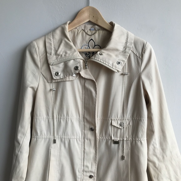 GUESS Modern Raincoat Trench coat - Size Medium - Picture 2 of 8